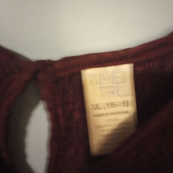 Bell sleeve plaid lace tunic with keyhole closure in back - Picture 9 of 12